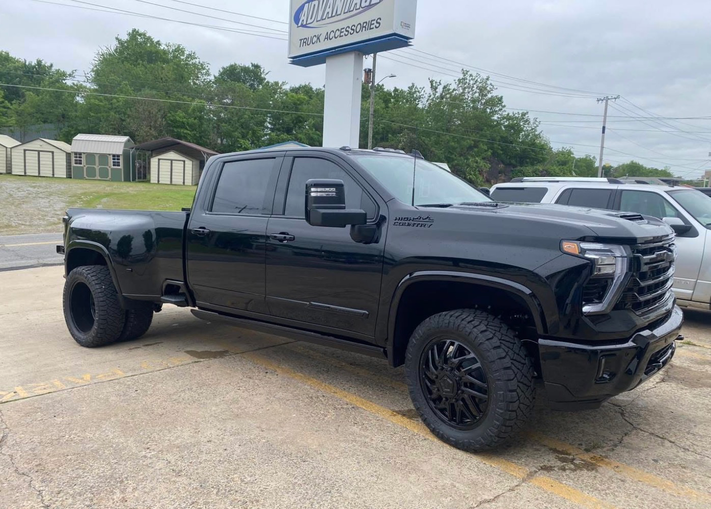 profile photo for Advantage Truck Accessories