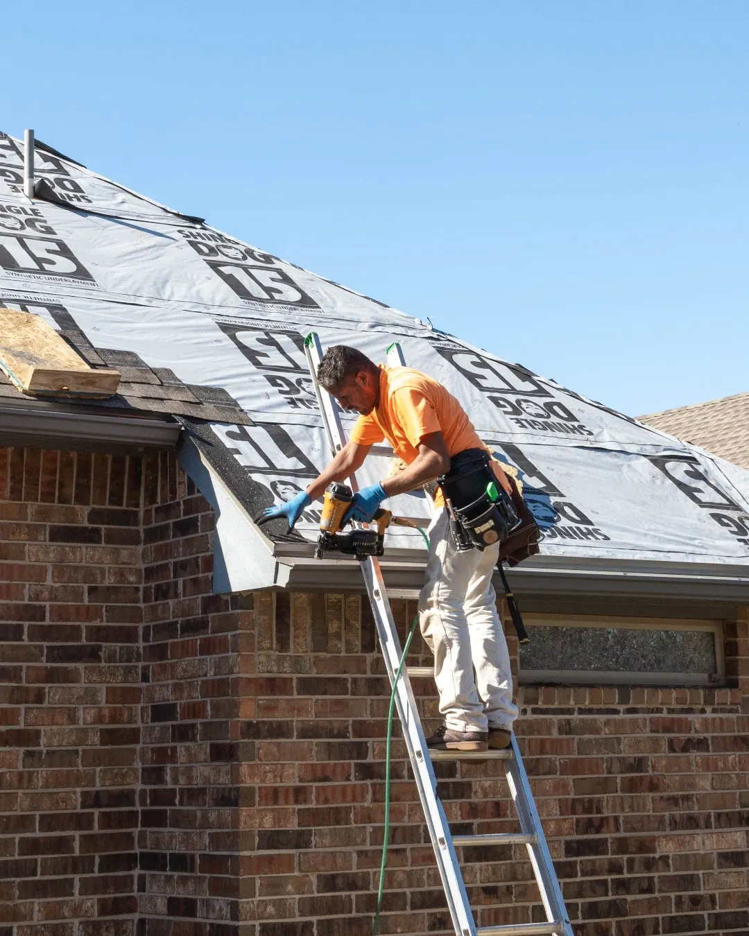 profile photo for Salazar Roofing & Construction