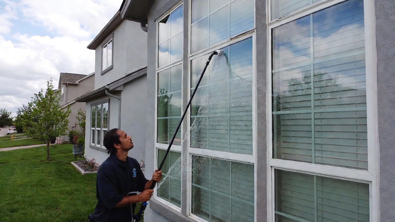 Best Window Cleaner in Norman, OK: How to Choose the Right Pro for Streak-Free Results