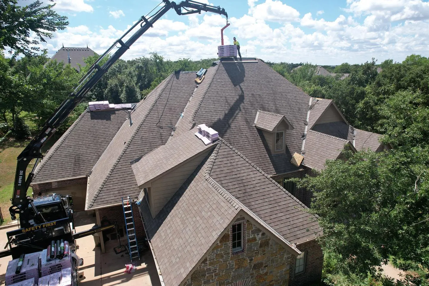 profile photo for Rescom Roofing & Construction